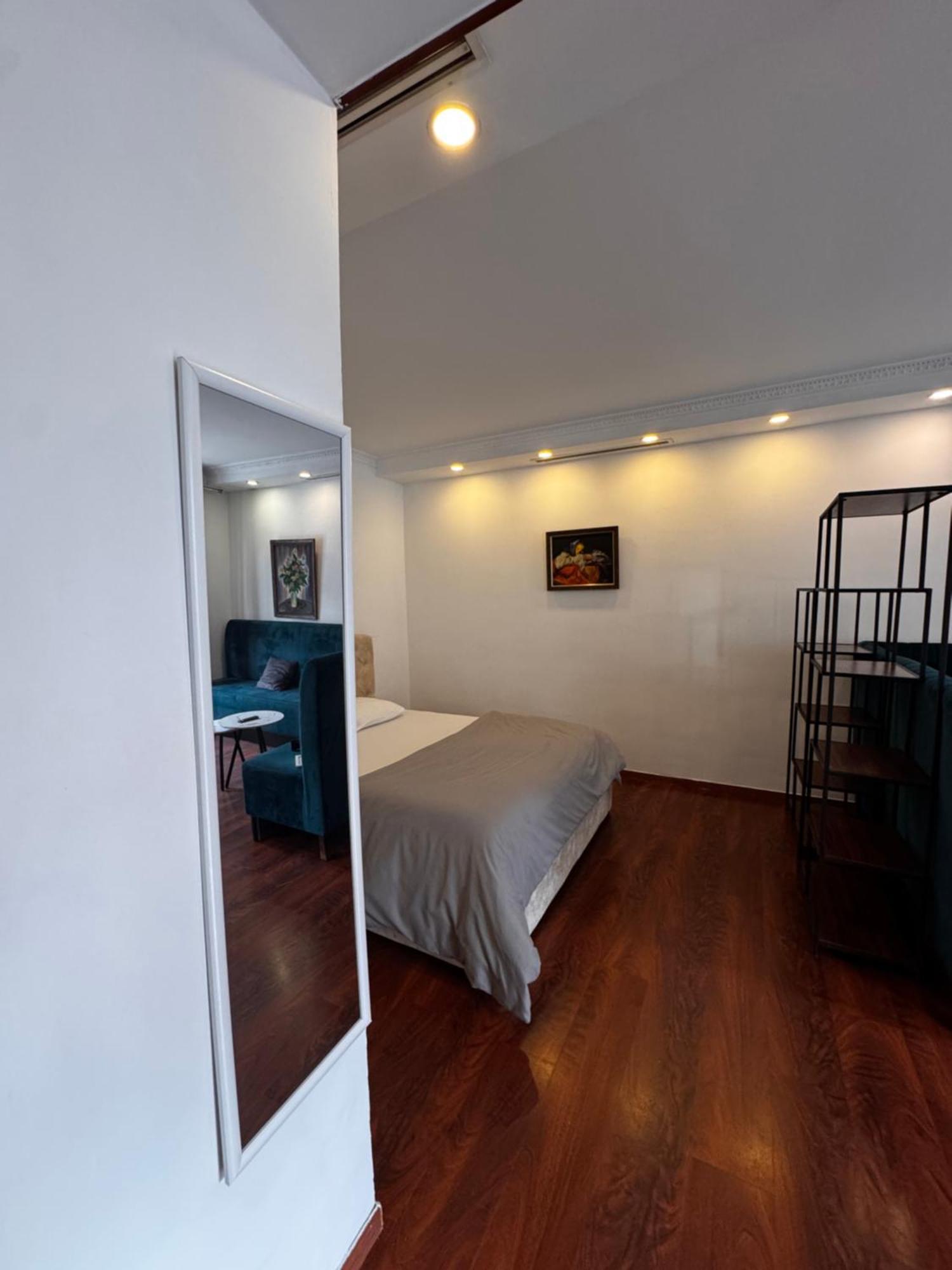 Studio In Bllok Тирана Екстер'єр фото